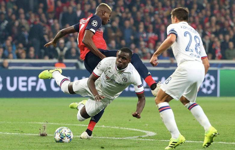 里昂中场控球能力强劲，取得关键胜利