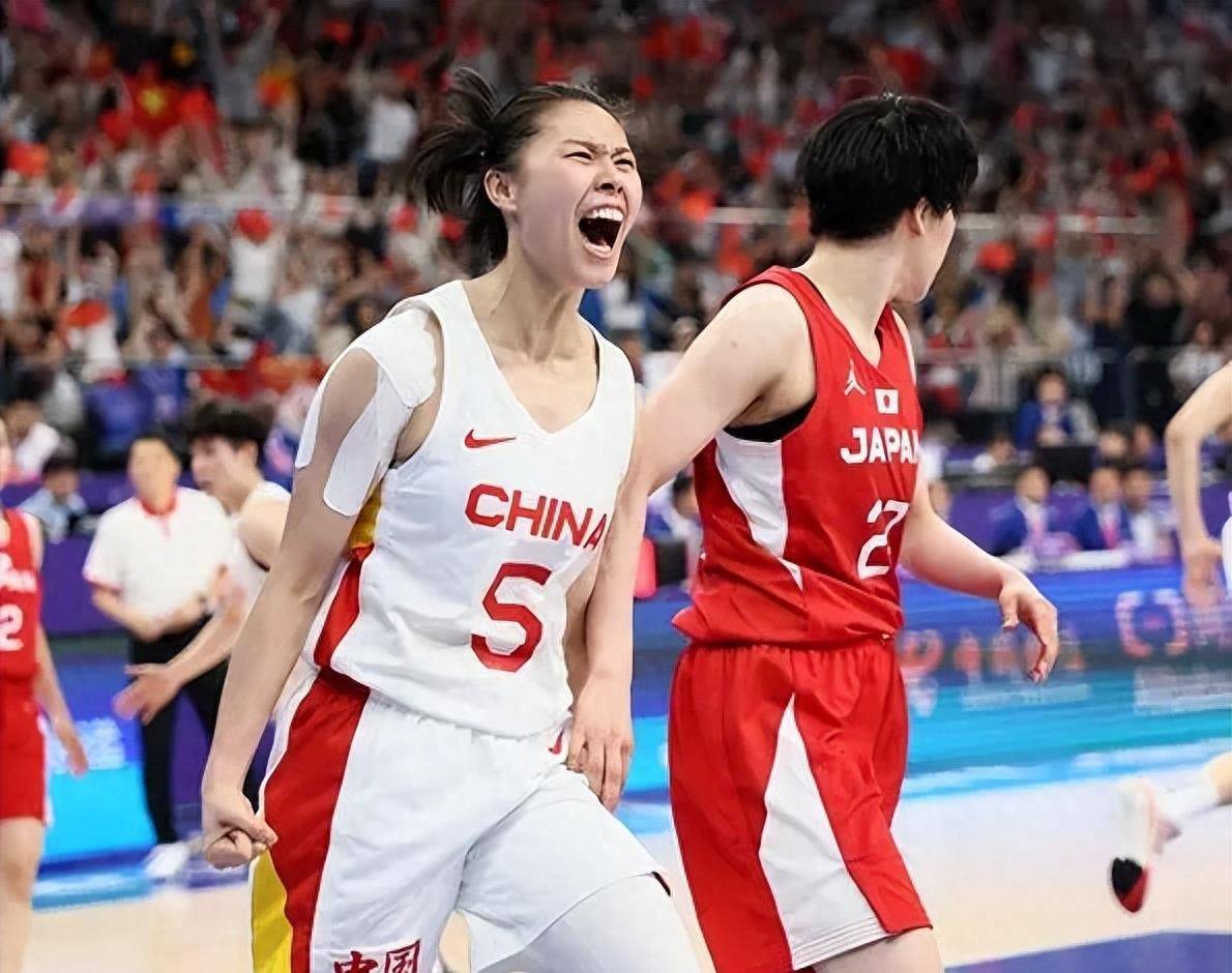 包含新疆队在胜利的喜悦中扬眉吐气,成功夺冠的词条 包含新疆队在胜利的喜悦中扬眉吐气,成功夺冠的词条