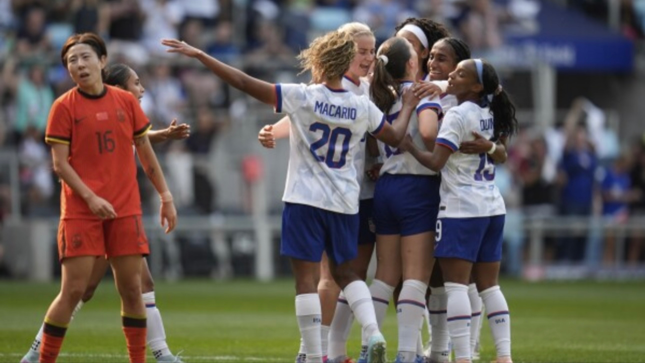 美国女足巨星披甲再战国际友谊赛