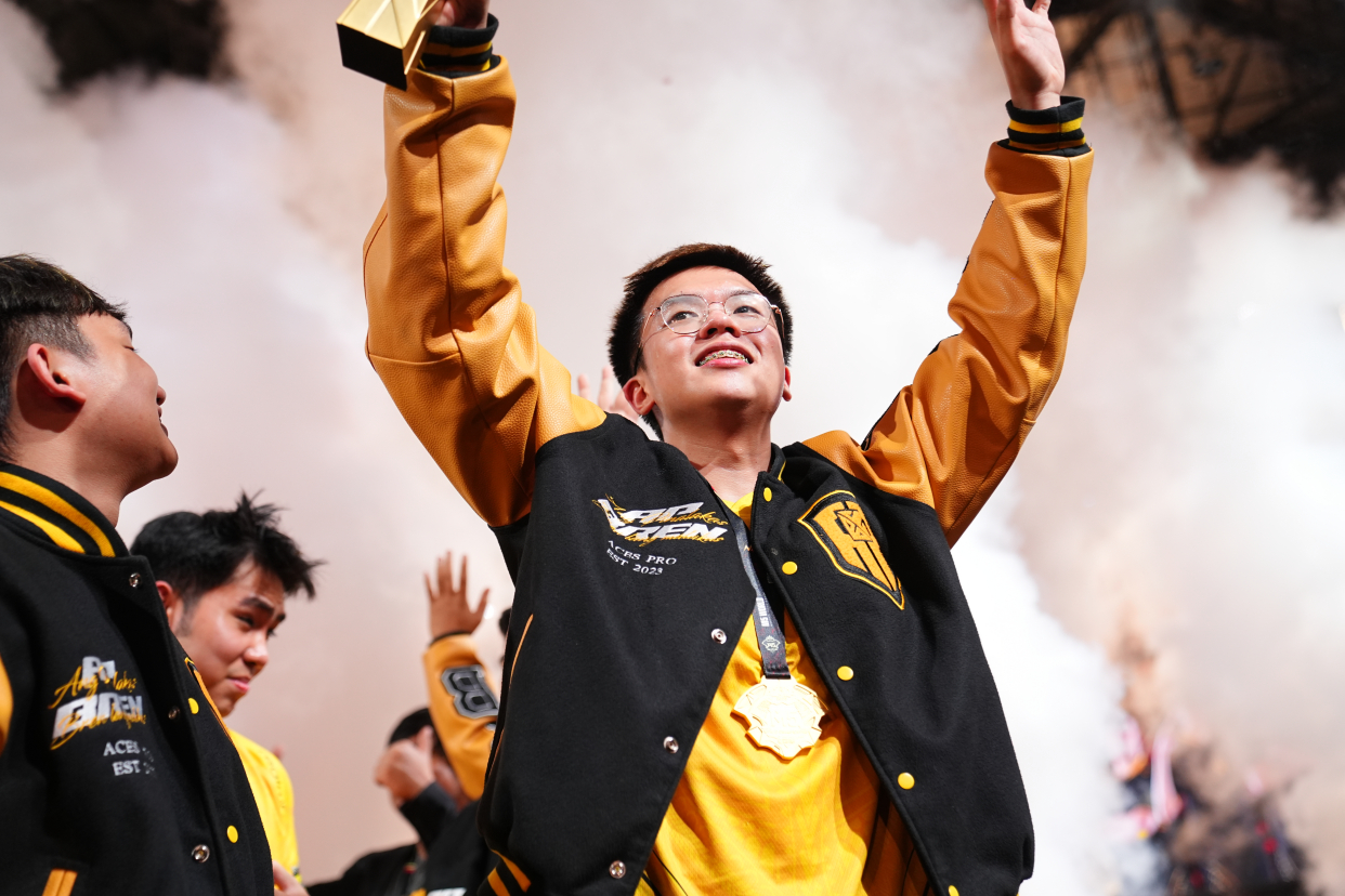 实力对决点燃赛场激情，球员斗志昂扬的简单介绍