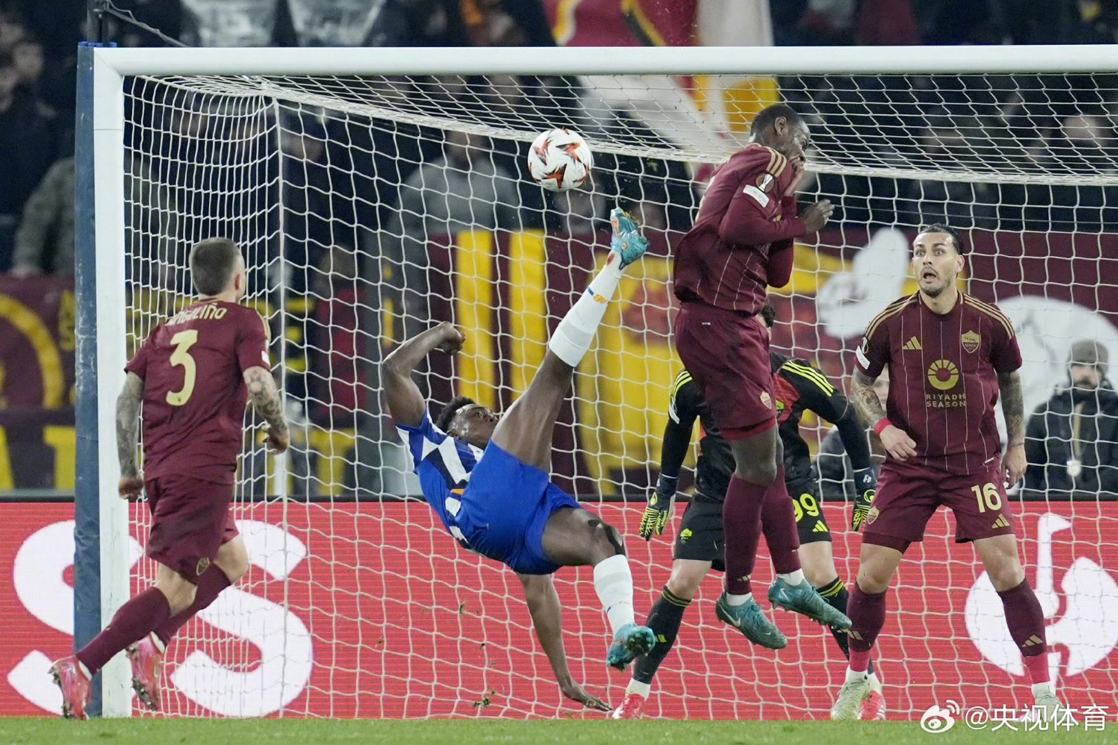 拉脱维亚击败波兰，晋级决赛