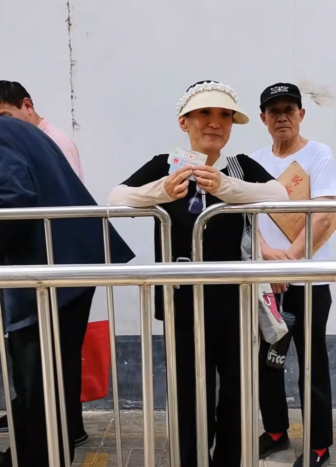 守住领先优势，稳固球队的前进步伐