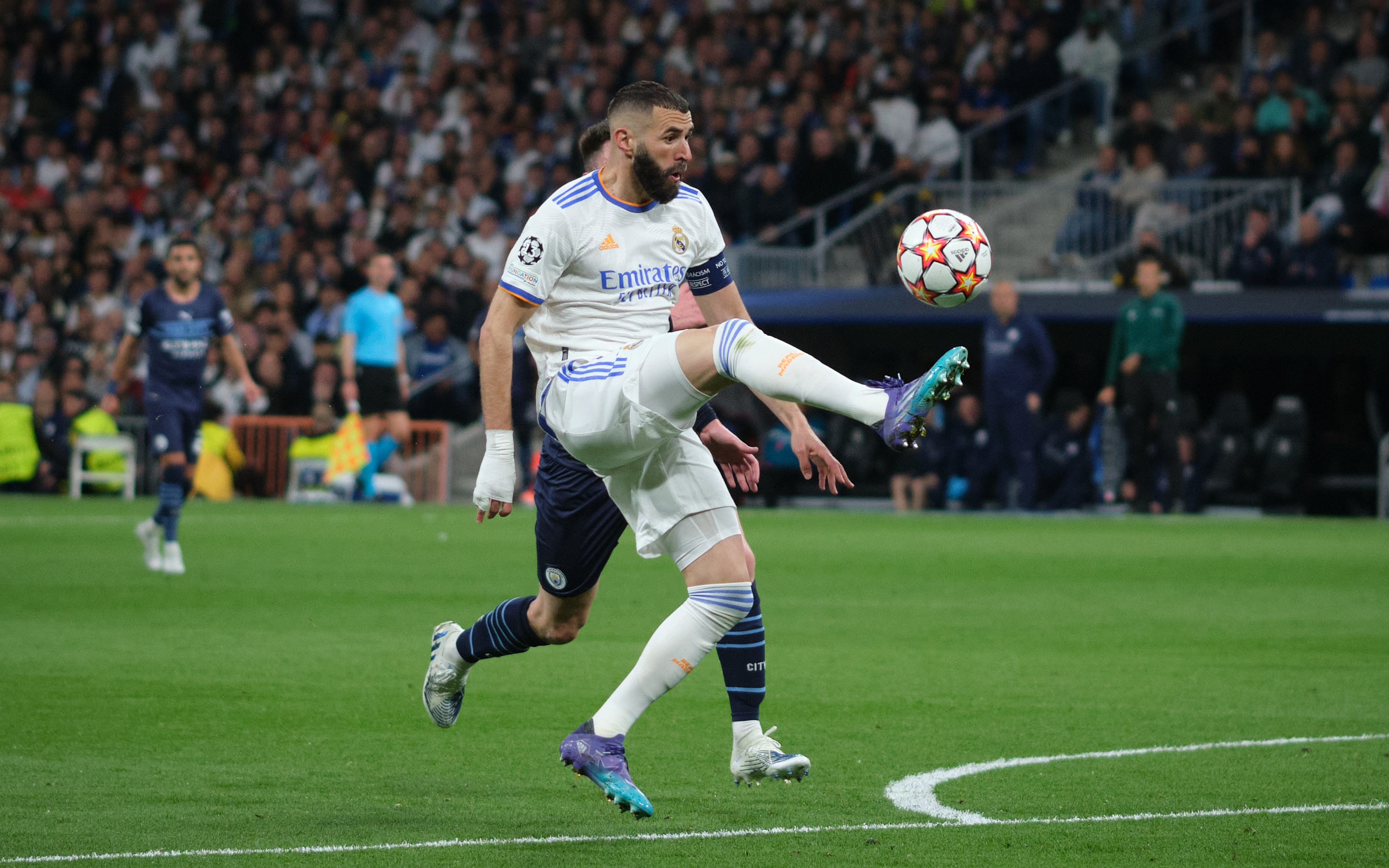 本泽马梅开二度皇马再胜,追赶榜首 本泽马梅开二度皇马再胜,追赶榜首