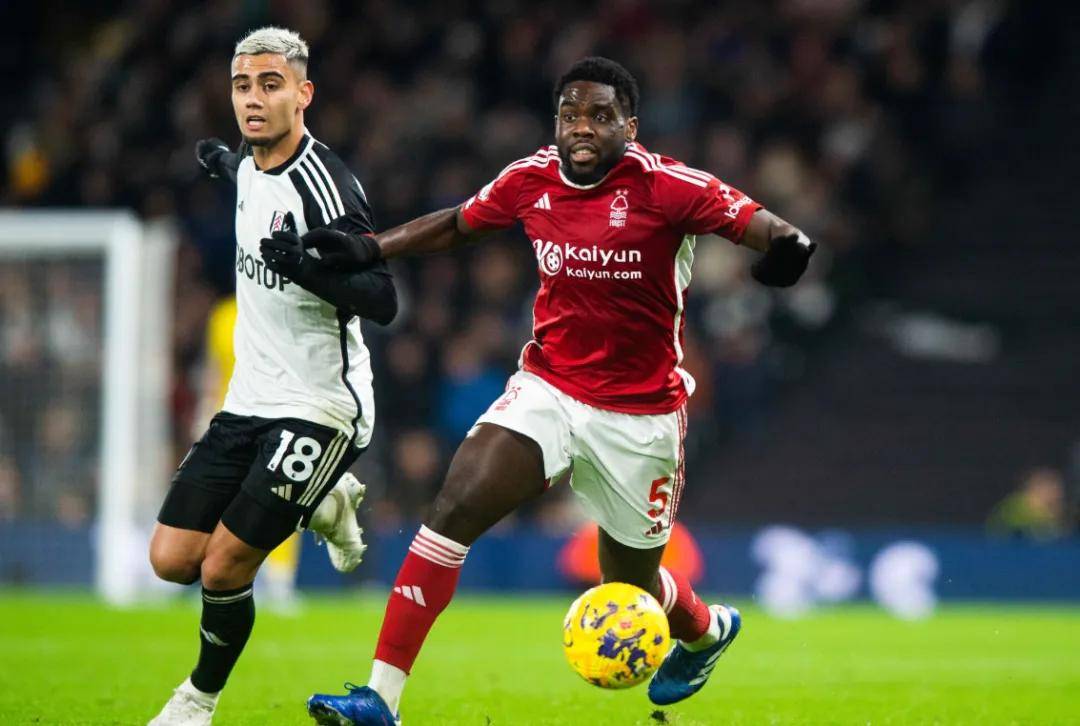 富勒姆联队在比赛中展现无可匹敌实力