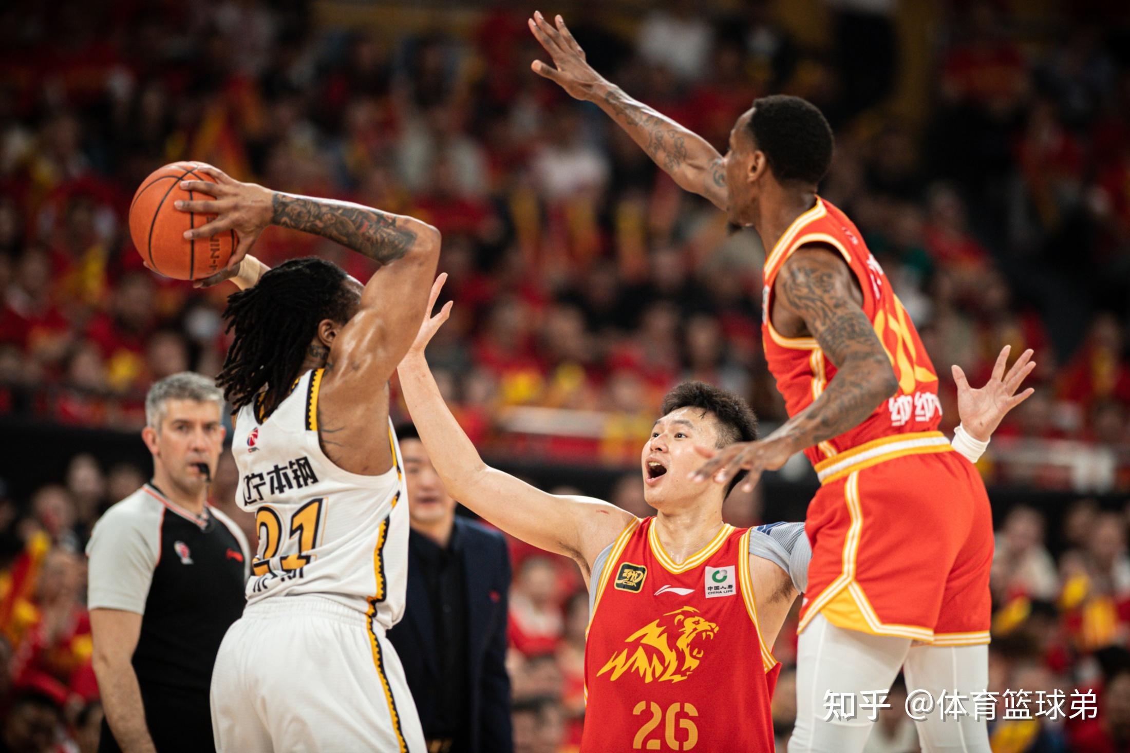 浙江男篮强劲发力，夺取胜利