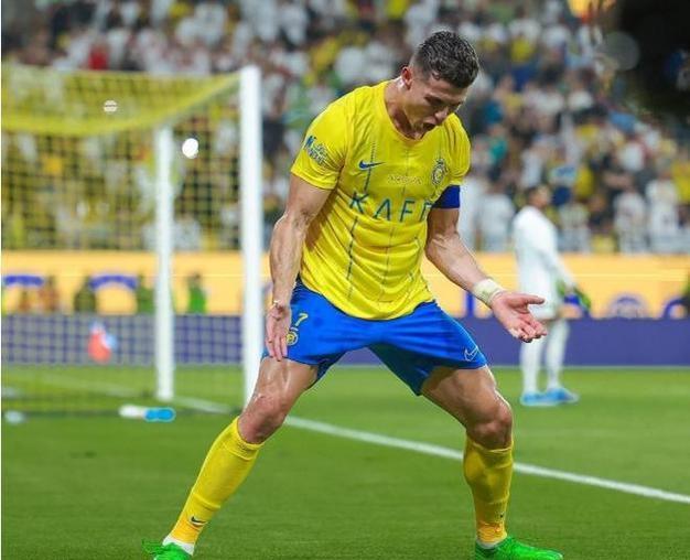 包含年轻球员展现爆发力，领先比分迅速拉开的词条