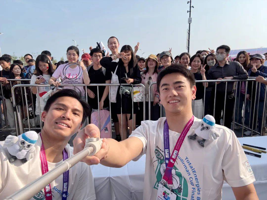 运动明星历经千辛万苦,喜登金牌殿堂