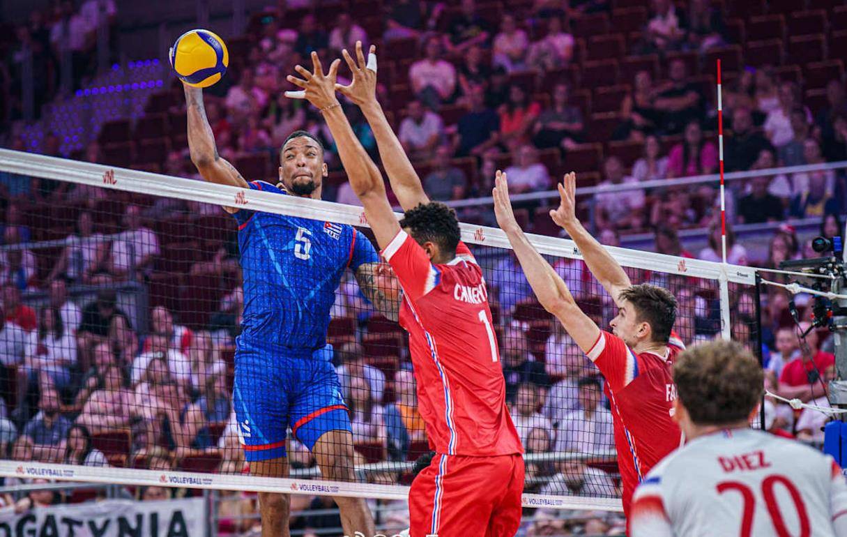 立陶宛男排队员艰难逆转晋级