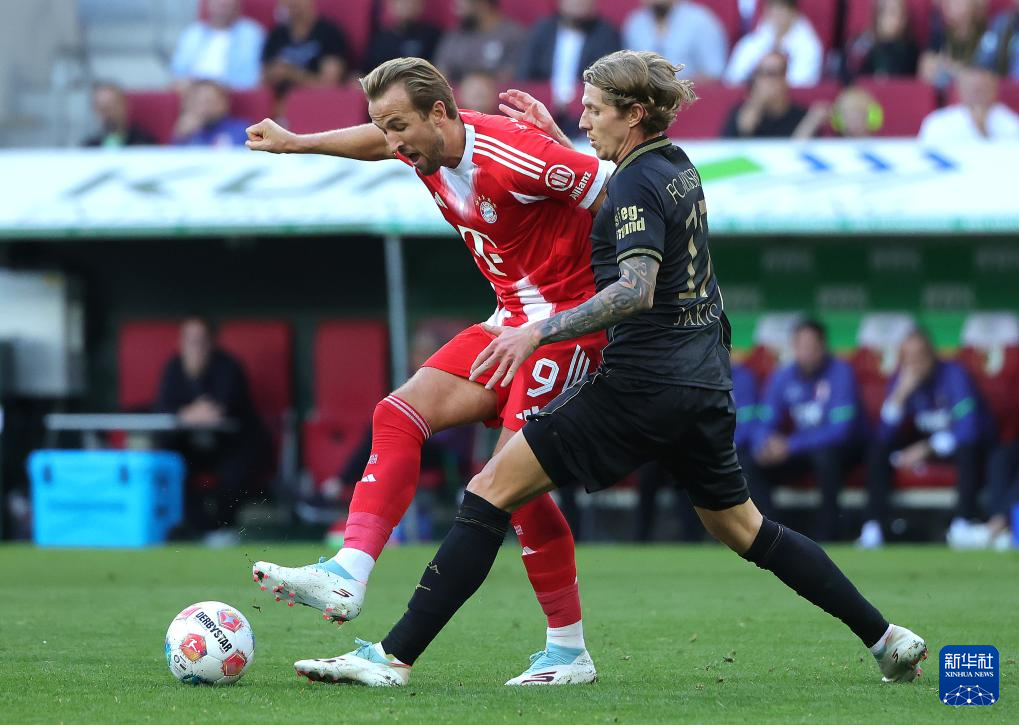 奥格斯堡客场大胜禾夫斯堡，展现德甲实力霸主风采