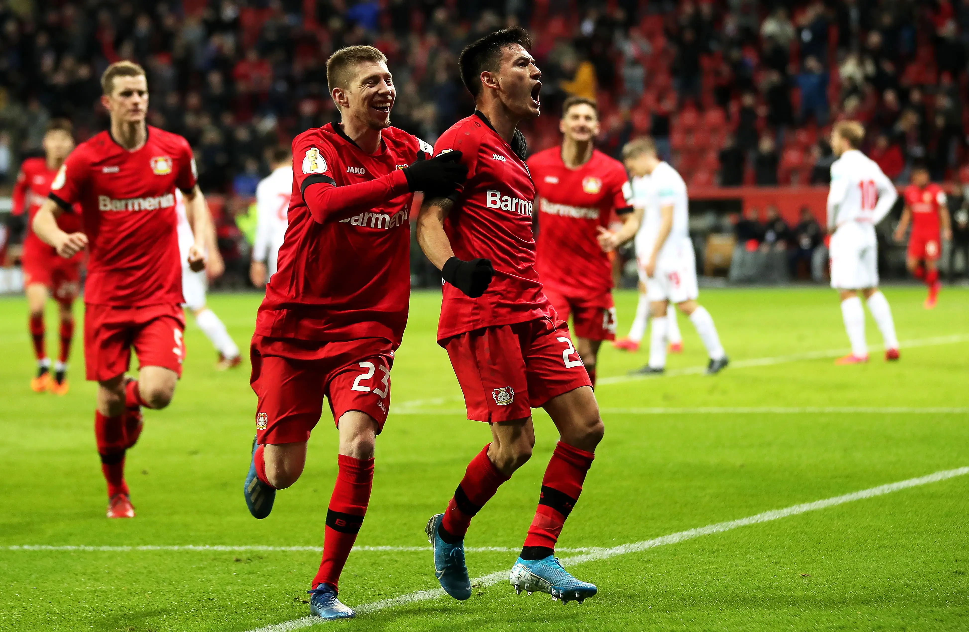 奥格斯堡客场大胜禾夫斯堡，展现德甲实力霸主风采