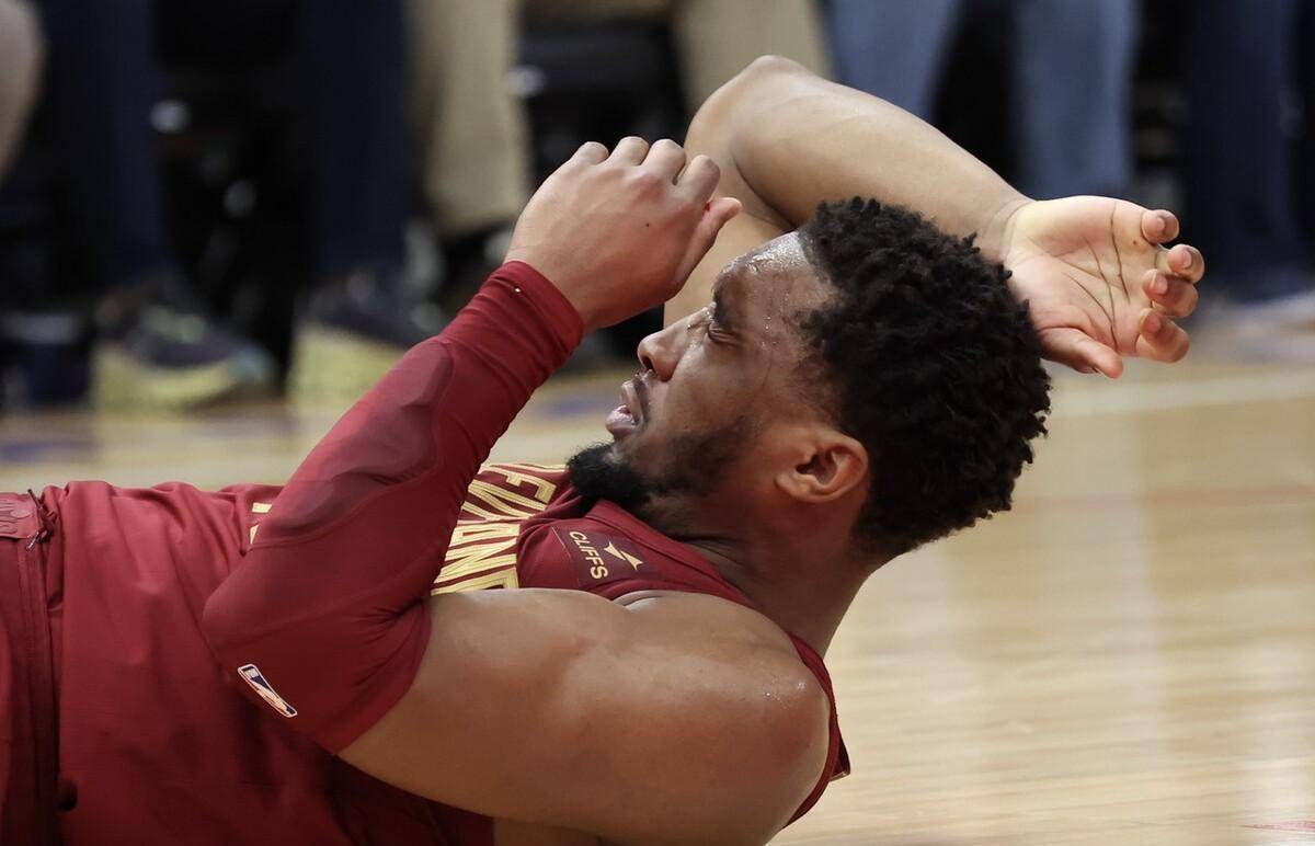 火箭客场逆转骑士,取得关键胜利 火箭客场逆转骑士,取得关键胜利