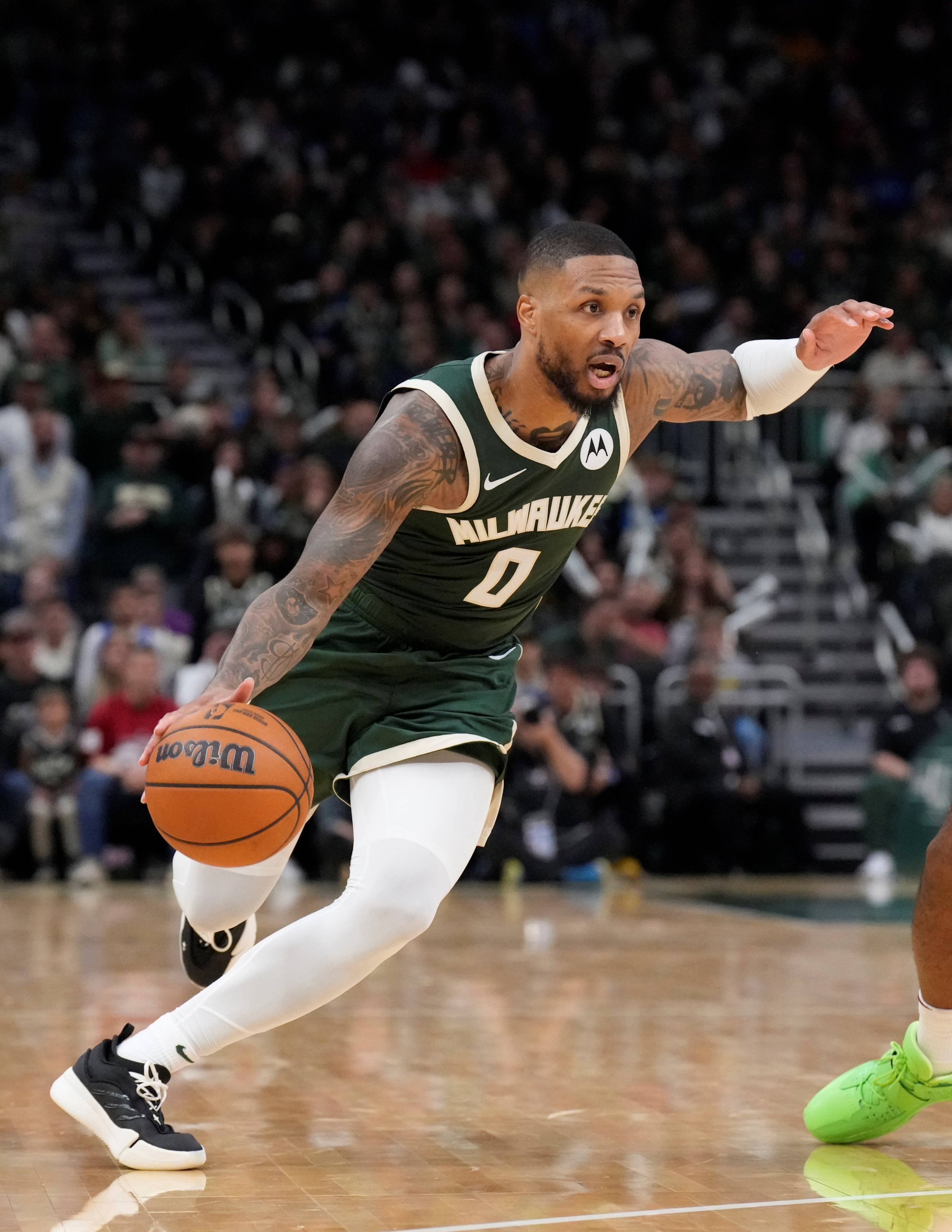 雄鹿主场险胜活塞，字母哥35分9篮板的简单介绍