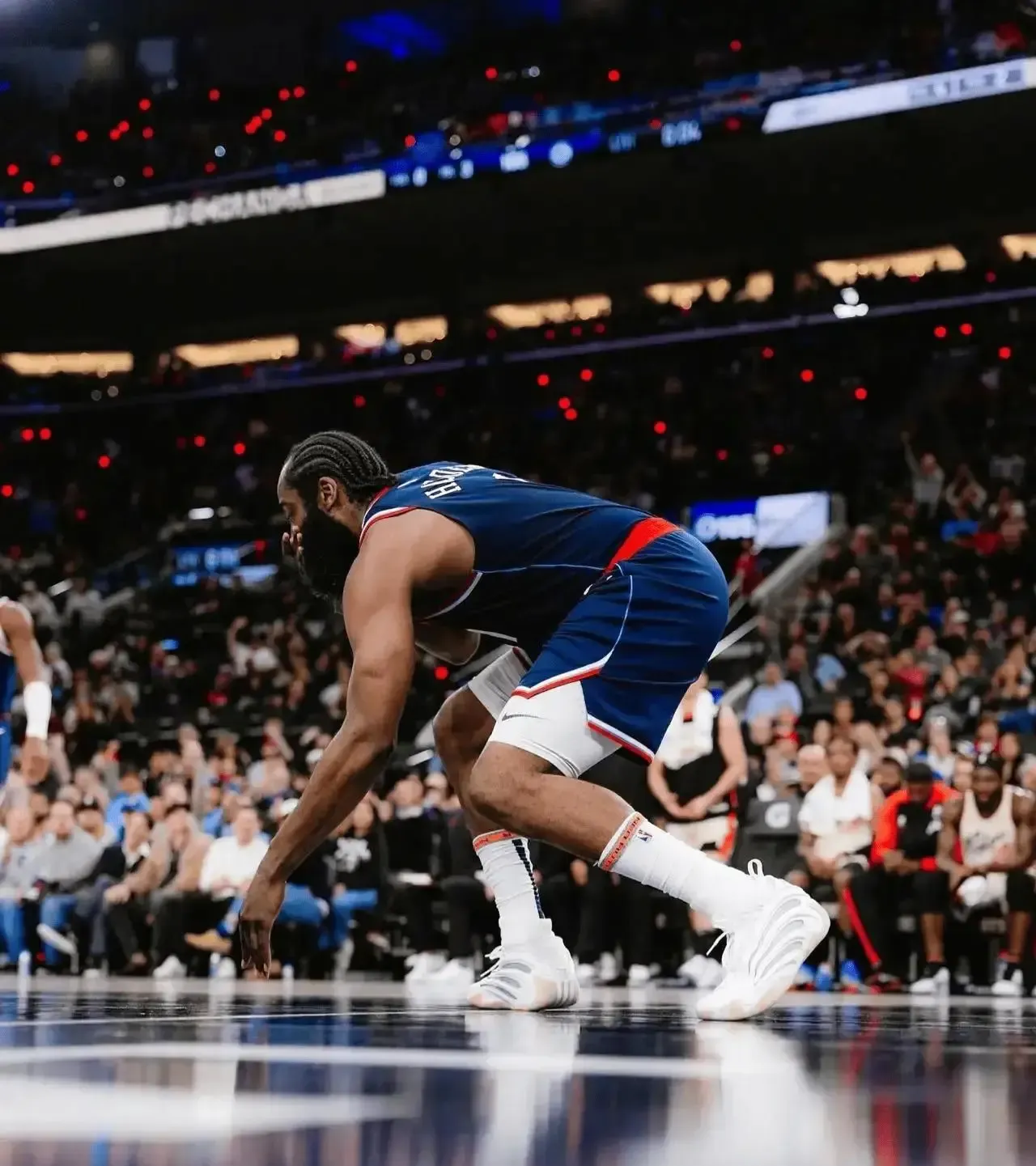 关于火箭胜步行者，哈登砍下37分的信息