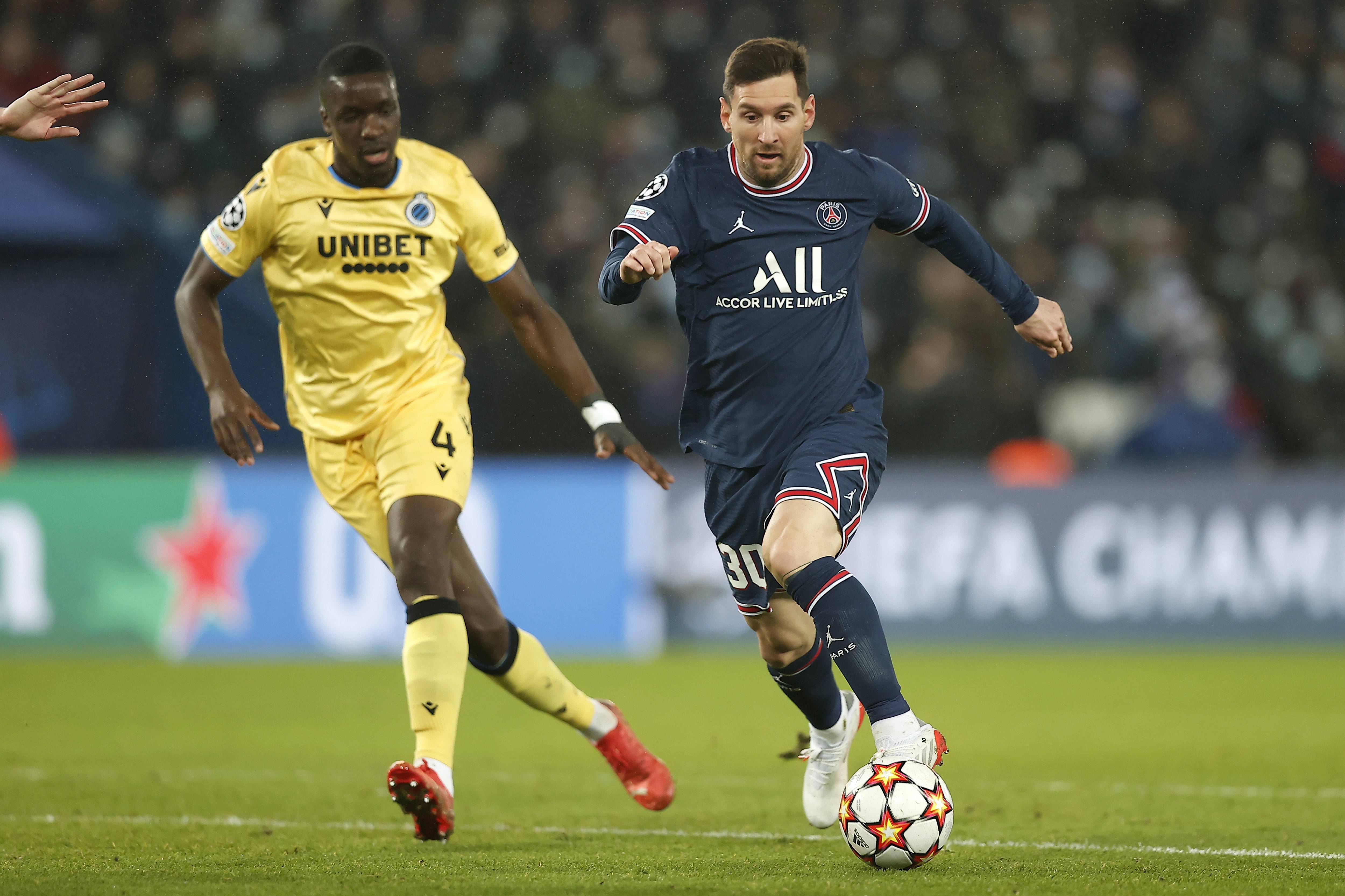 关于阿根廷足球巨星梅西将加盟法国巴黎圣日耳曼队的信息