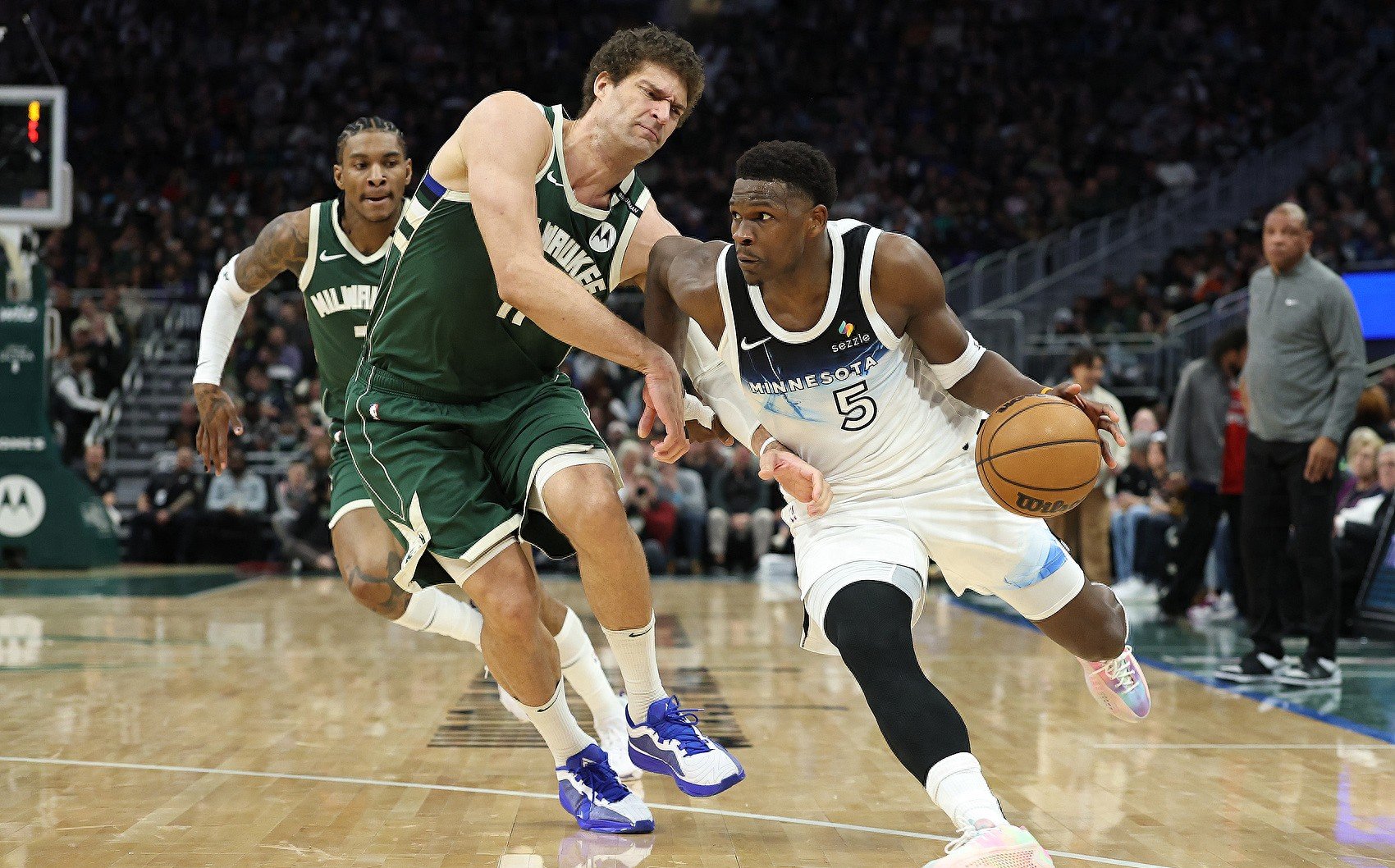 雄鹿战胜灰熊，米德尔顿破华盛顿梦想