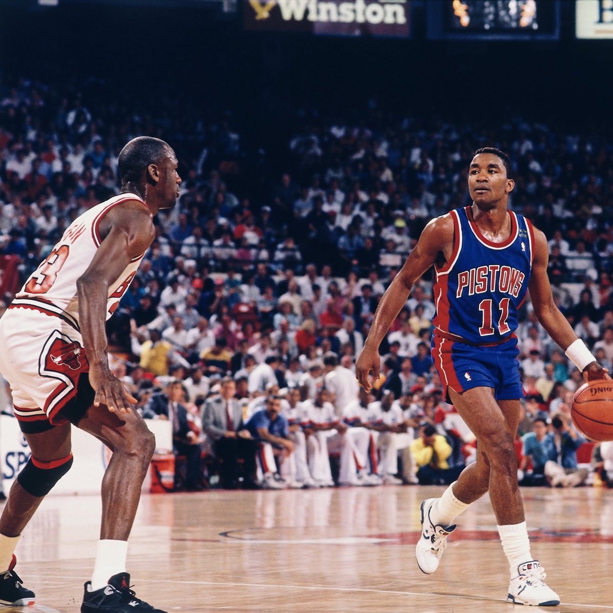 关于老鹰横扫公牛，轻松晋级东部决赛的信息